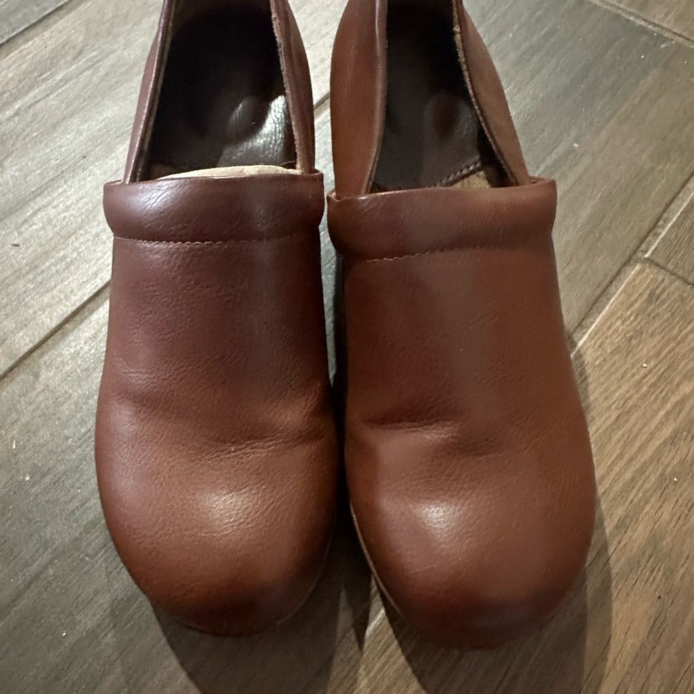 boc Women's Brown Leather Mules